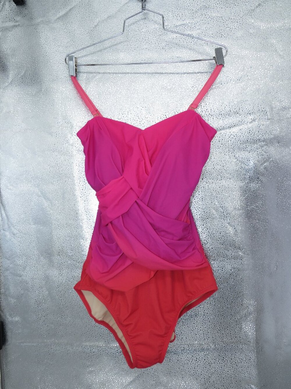 Lands End Swimsuit One Piece Pink Red Ombre Drape Front Size 14L NWOT Beachwear